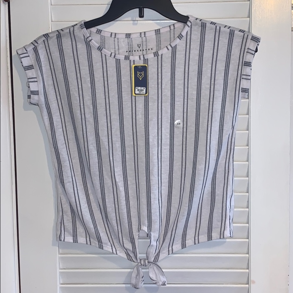 prince and fox tee(NEVER WORN)